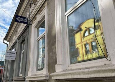 – Не смішіть! – Які вони герої? Ними просто скористалися! А цю історію роздули! – Такі слова від свого учня я не очікувала. Не можу зрозуміти, як батьки виховують своїх дітей.